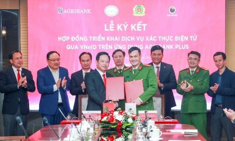 Agribank triển khai dịch vụ xác thực điện tử qua VNeID