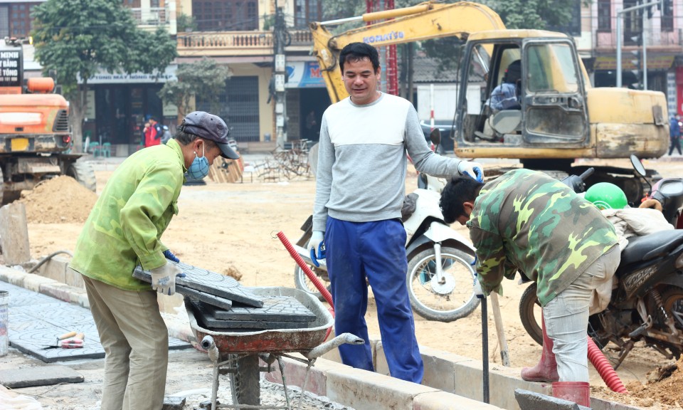 Lộc Bình: "Nước rút" hoàn thành Dự án cải tạo, nâng cấp vỉa hè quốc lộ 4B