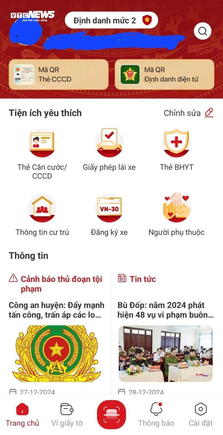 Màn hình chính ứng dụng VNeID có các tiện ích yêu thích tích như Giấy phép lái xe. Hoặc tại tab chính có ứng dụng Ví giấy tờ. (Ảnh chụp màn hình)