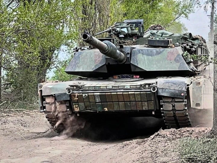 Xe tăng M1A1 trên chiến trường Ukraine.