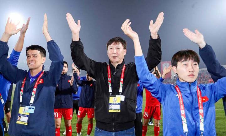 HLV Kim Sang-sik đã giành chức vô địch AFF Cup 2024 với ĐT Việt Nam