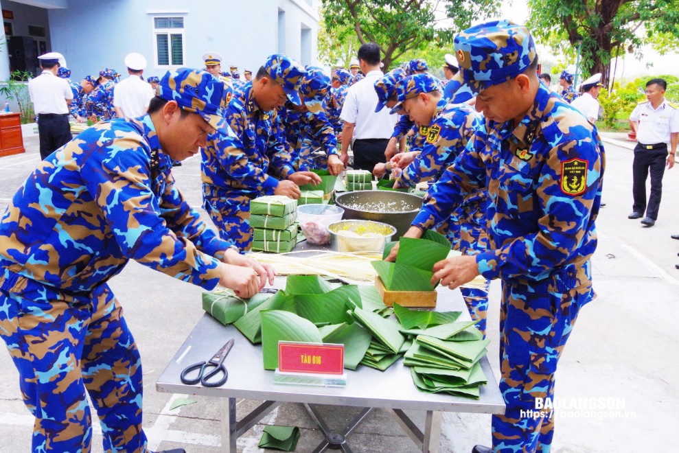 Hội thi Bánh chưng xanh tại Lữ đoàn