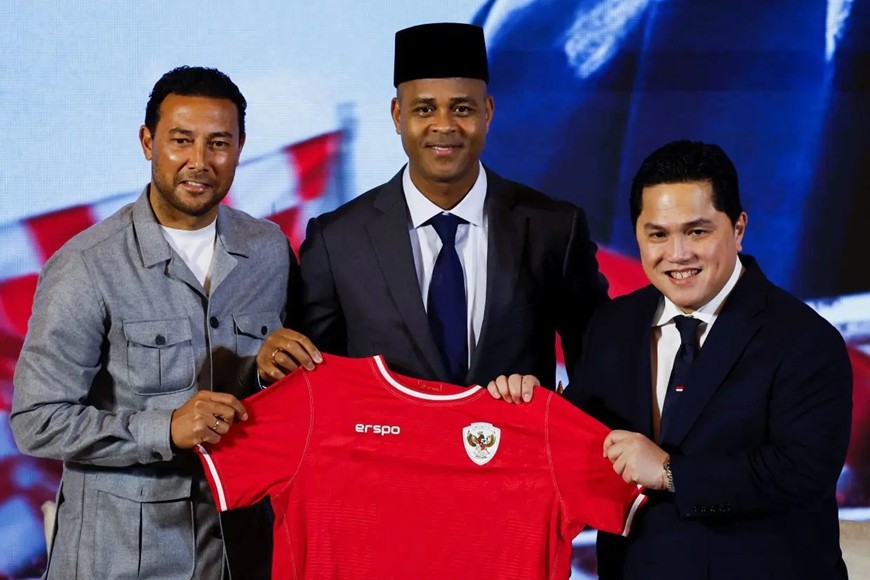 HLV Patrick Kluivert nhậm chức ở đội tuyển Indonesia. Ảnh: ANTARA News 