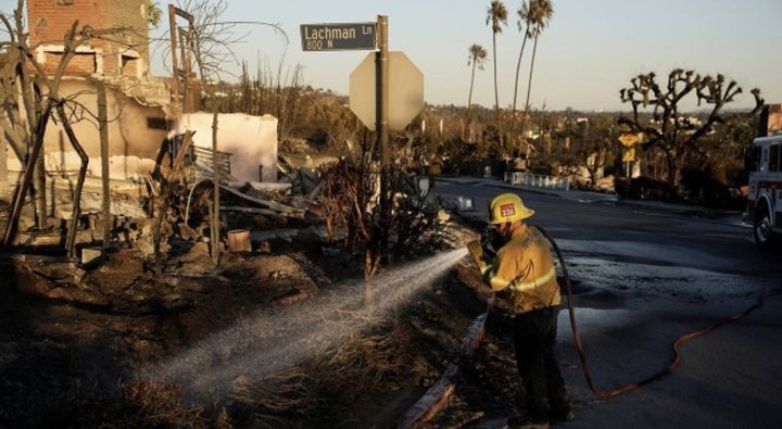 Giá thuê nhà tại Los Angeles tăng cao bất chấp thảm họa cháy rừng. (Ảnh: AP)