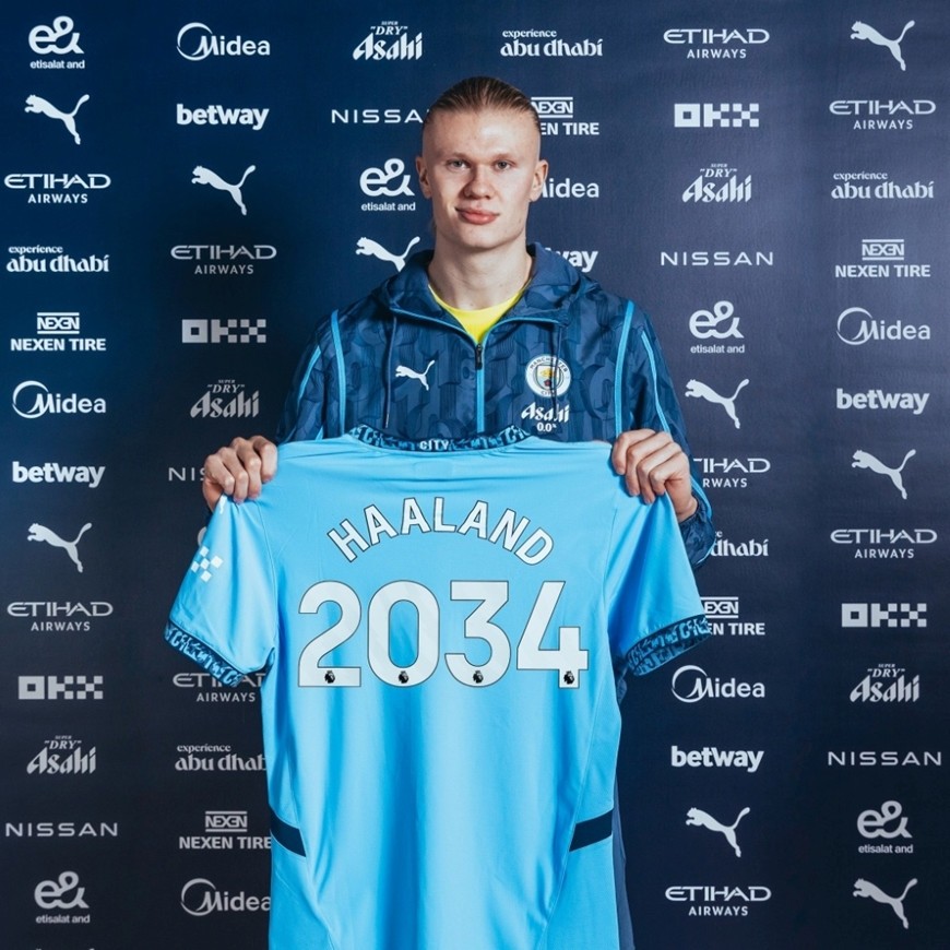 Erling Haaland ký hợp đồng 10 năm với Man City. Ảnh: mancity.com