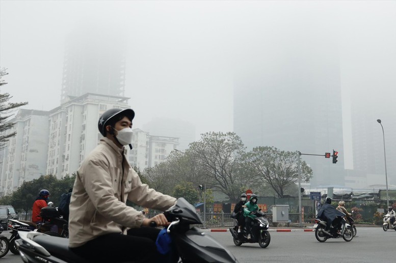 Phát triển giao thông xanh - sạch - thuận tiện - chi phí thấp, hạn chế phương tiện giao thông cá nhân là một trong những giải pháp quan trọng giảm ô nhiễm không khí