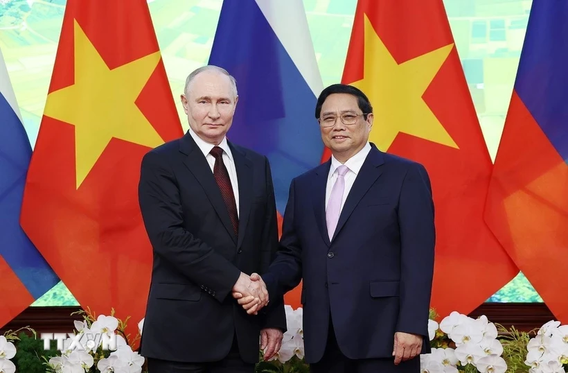 Thủ tướng Phạm Minh Chính hội kiến Tổng thống Liên bang Nga Vladimir Putin. (Ảnh: Dương Giang/TTXVN)