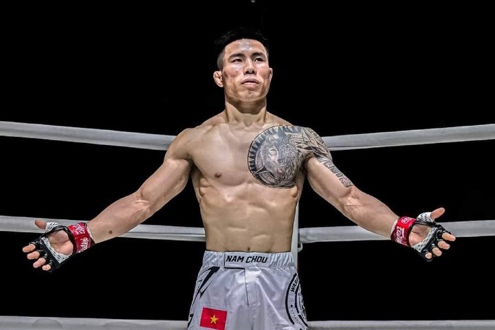 Võ sĩ Phạm Văn Nam là một trong những nhà vô địch đầu tiên của MMA chuyên nghiệp Việt Nam.