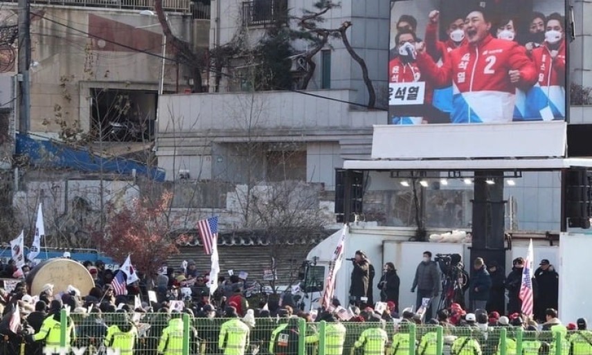 Hàn Quốc: Hàng chục nghìn người biểu tình gây hỗn loạn ở Thủ đô Seoul