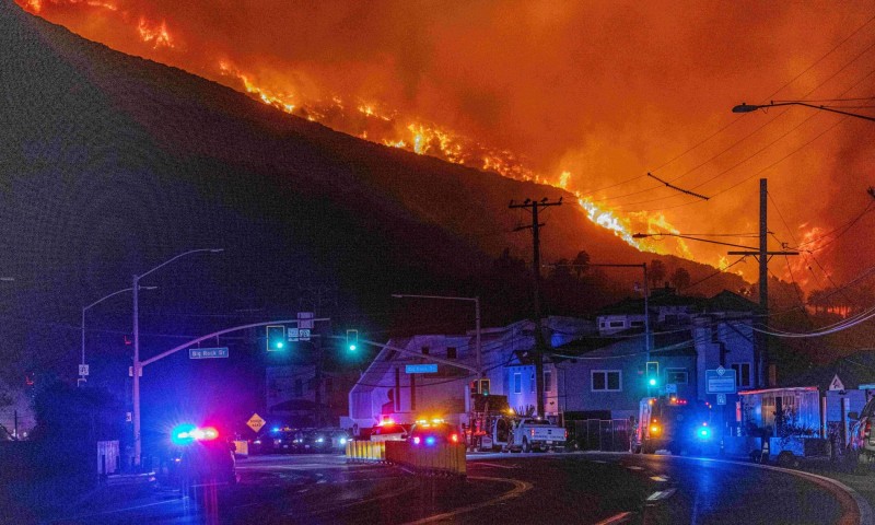 Cháy rừng như "ngày tận thế" ở California, Tổng thống Mỹ ra tuyên bố khẩn cấp