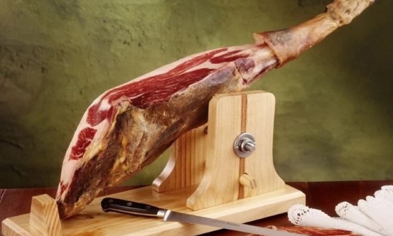 Đùi Heo Muối Iberico - Nốt son tinh hoa ẩm thực trong giỏ quà Tết Ất Tỵ