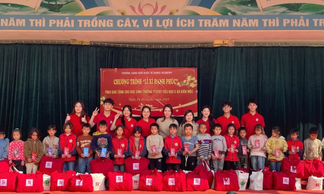 Song Ngữ Quốc Tế Hanoi Academy tặng quà trị giá 160 triệu cho Trường Phổ thông dân tộc bán trú Tiểu học