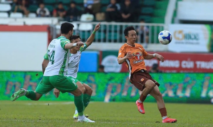 Tuyển thủ Việt Nam khiến em họ Công Phượng lu mờ trong ngày ra mắt V.League