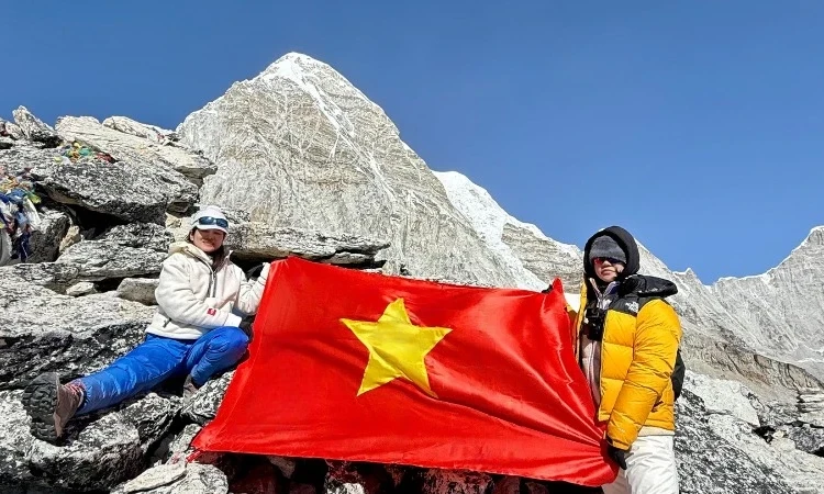 Hành trình hy vọng của người phụ nữ Việt Nam từ đỉnh Kala Patthar