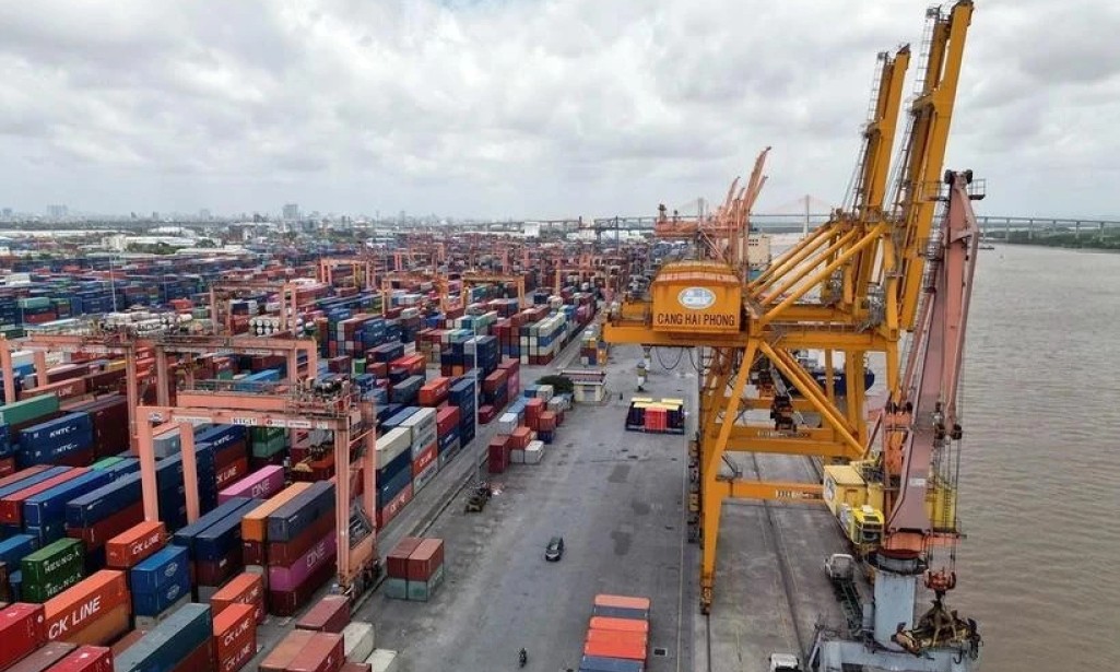 Hai Phong seaport system strives to handle 112 million tonnes of cargo this year