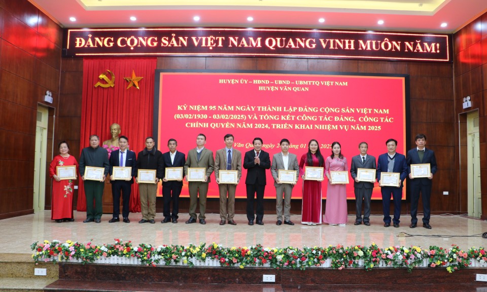 Văn Quan: Kỷ niệm 95 năm ngày thành lập Đảng Cộng sản Việt Nam và tổng kết công tác đảng, công tác chính quyền năm 2024