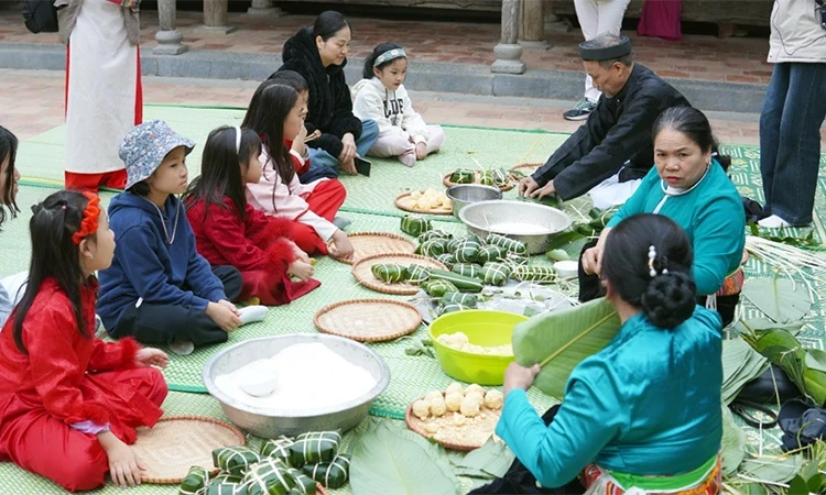 Đưa Tết cổ truyền đến gần hơn với người trẻ