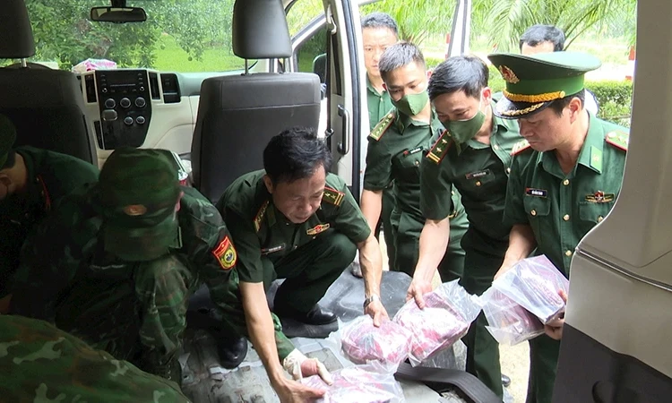 Đấu tranh phòng, chống ma túy và tội phạm trên các tuyến biên giới