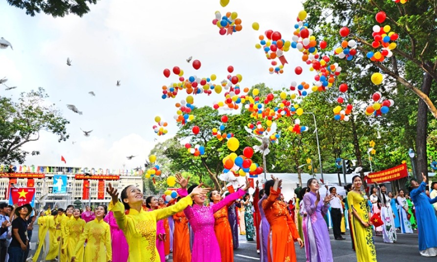 Mùa xuân thứ năm mươi