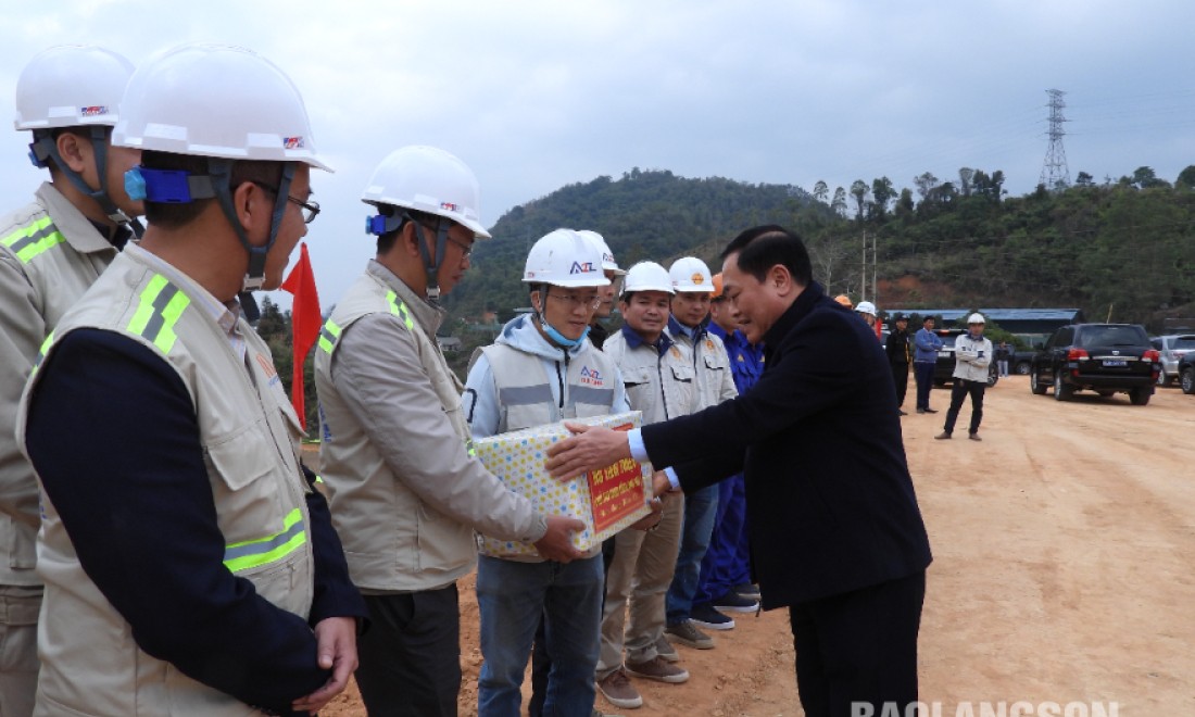 kiểm tra và chúc tết cán bộ, kỹ sư, công nhân tại công trường dự án cao tốc Hữu Nghị - Chi Lăng và Đồng