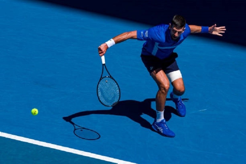 Siêu sao quần vợt Novak Djokovic có thể trở lại sân đấu trong hai tuần tới. Ảnh: Getty 