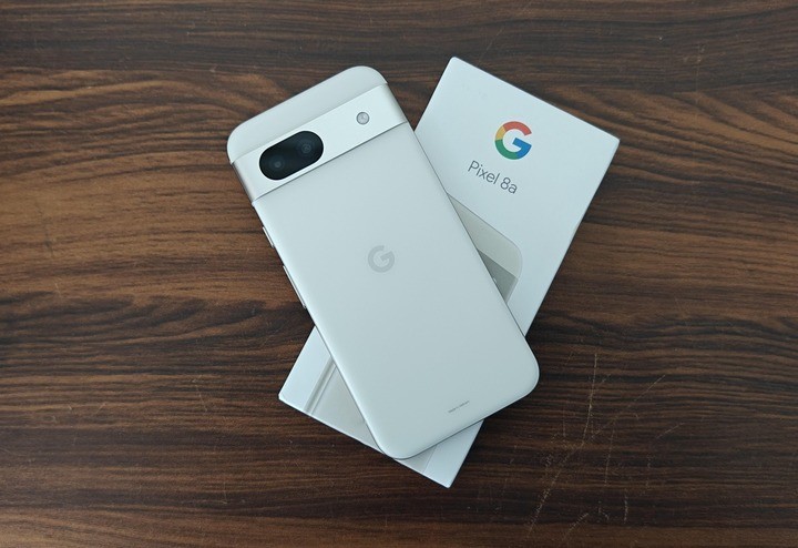 Google Pixel 8a. 