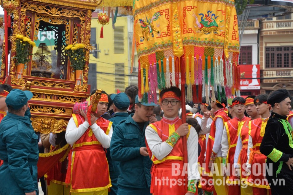 Học sinh các trường học trên địa bàn thành phố Lạng Sơn tham gia các hoạt động tại Lễ hội đền Kỳ Cùng - Tả Phủ năm 2024