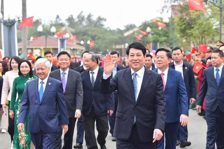 Chủ tịch nước Lương Cường và các đại biểu tham dự Ngày hội. Ảnh: TRUNG HIẾU