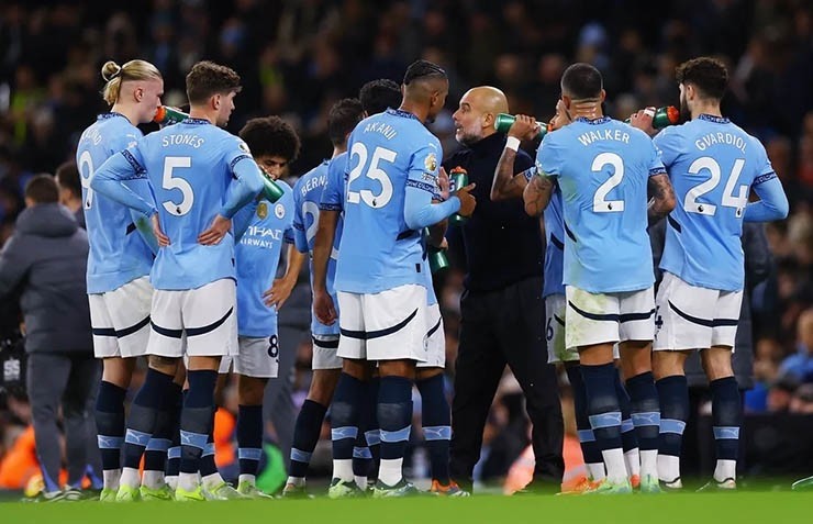 Man City có nguy cơ bị trừ tới 100 điểm. Ảnh: Getty