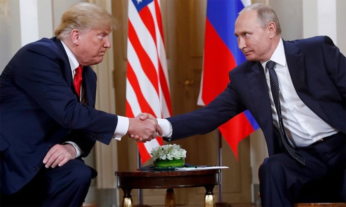 Tổng thống Mỹ Donald Trump (trái) và Tổng thống Nga Vladimir Putin (phải). (Ảnh: AP)