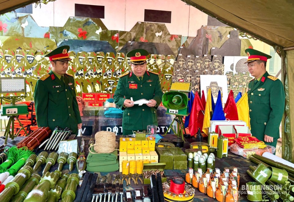 Đoàn công tác kiểm tra vật chất, mô hình học cụ tại Ban CHQS huyện Lộc Bình