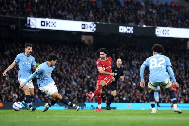 Szoboszlai nâng tỷ số lên 2-0 cho Liverpool. Ảnh: Sky Sports 