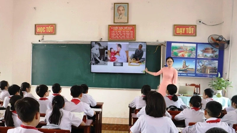 Các trường Trung học phổ thông thuộc địa bàn thành phố Nam Định và huyện Nghĩa Hưng (Nam Định) được chọn thí điểm dạy học 5 ngày/tuần.