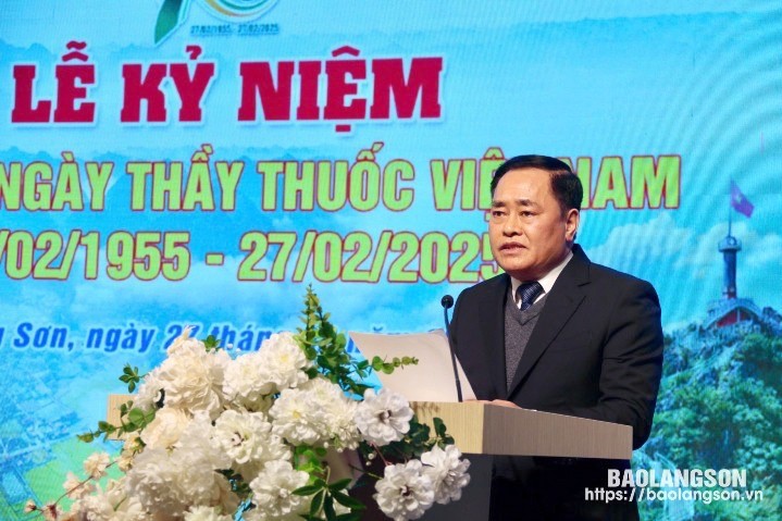 Đồng chí Hồ Tiến Thiệu, Phó Bí thư Tỉnh ủy, Chủ tịch UBND tỉnh phát biểu tại lễ kỷ niệm