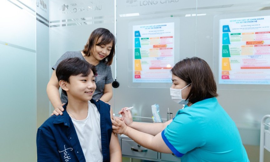 Phòng ngừa các biến chứng nguy hiểm của cúm mùa bằng vaccine