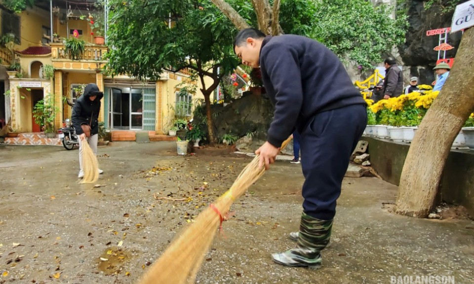 Đảm bảo vệ sinh môi trường mùa lễ hội