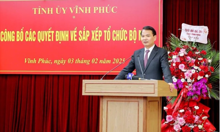 Gần 300 cán bộ ở Vĩnh Phúc tự nguyện xin nghỉ việc