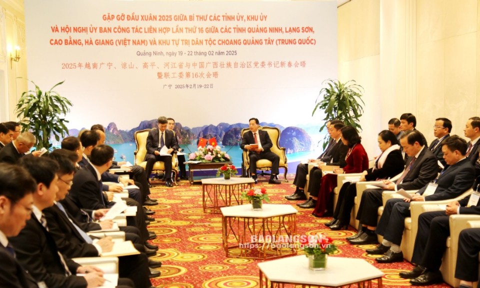 The Secretary of the Lang Son Provincial Party Committee, Vietnam, meets with the Secretary of the Party Committee of Guangxi Zhuang Autonomous Region, China