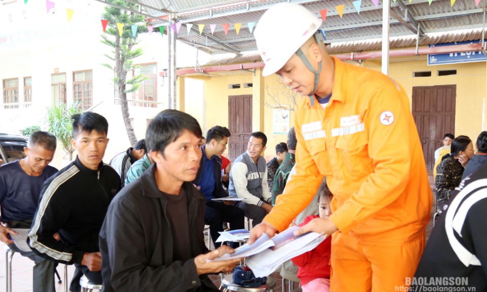 Công ty Điện lực Lạng Sơn: Đẩy mạnh thanh toán tiền điện không dùng tiền mặt