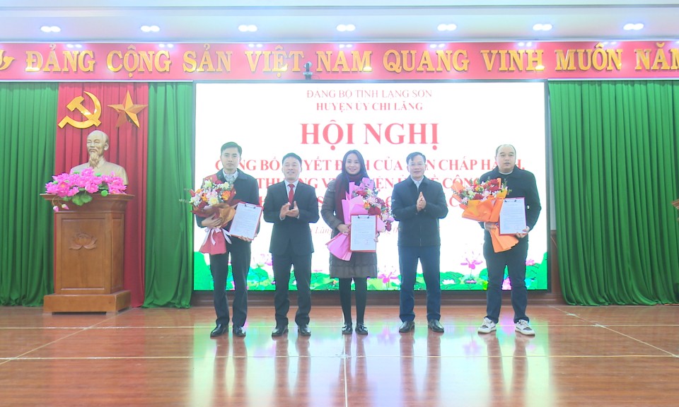 Huyện ủy Chi Lăng: Công bố các quyết định về công tác tổ chức, cán bộ