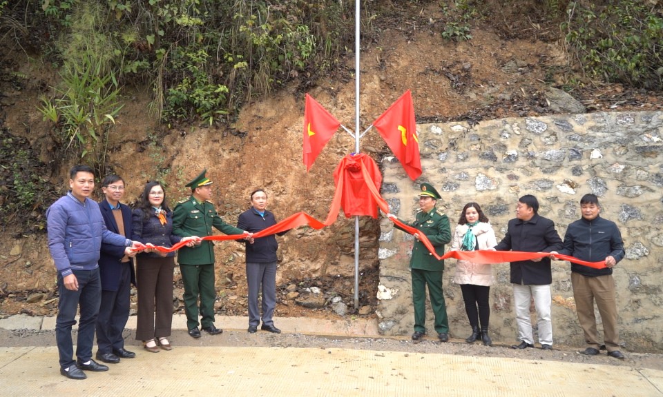 Khánh thành công trình thắp sáng đường tuần tra biên giới tại xã Trùng Khánh, huyện Văn Lãng