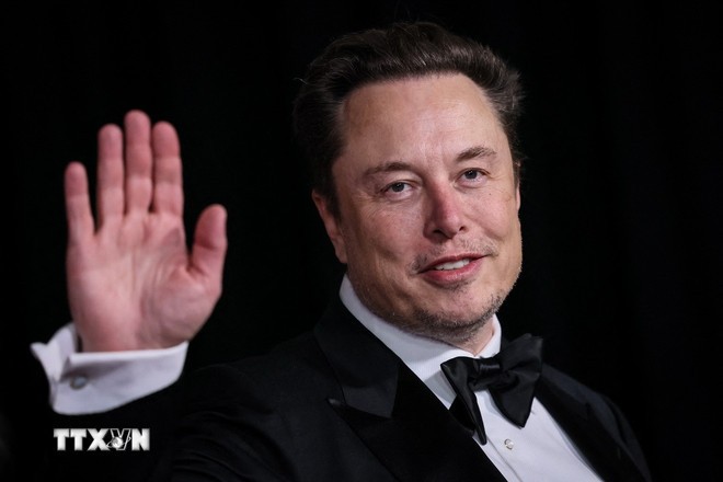 Tỷ phú Elon Musk tới dự một sự kiện tại Los Angeles, California (Mỹ) ngày 13/4/2024. (Ảnh: AFP/TTXVN)