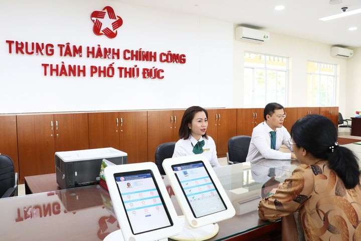 Mô hình trung tâm hành chính công TP Thủ Đức thực hiện chức năng tiếp nhận, giải quyết và trả kết quả một số thủ tục hành chính của người dân TP Thủ Đức và TP.HCM. (Ảnh minh họa)