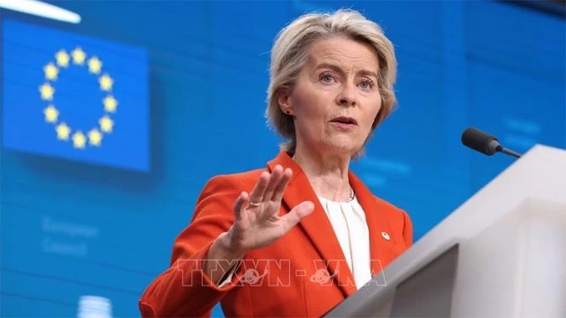 Chủ tịch Ủy ban Châu Âu (EC) Ursula von der Leyen trong cuộc họp báo tại Brussels, Bỉ ngày 17/10/2024. (Ảnh: THX/TTXVN)