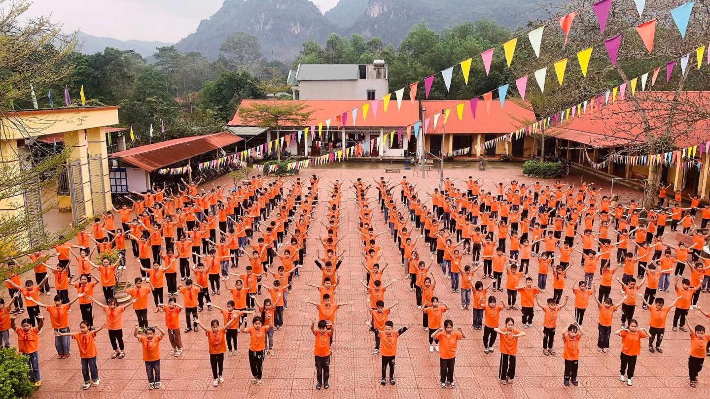 Đội viên, thiếu nhi Trường Tiểu học xã Đồng Tân, huyện Hữu Lũng đồng diễn tại Ngày hội Thiếu nhi vui khỏe tiến bước lên đoàn năm 2024