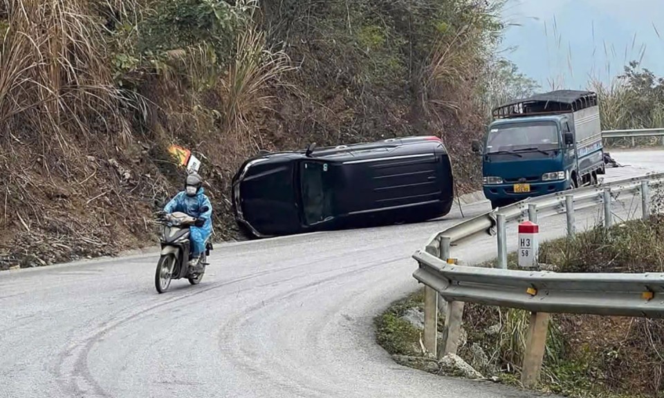 Cảnh báo tai nạn giao thông trên quốc lộ 4A do đường trơn trượt