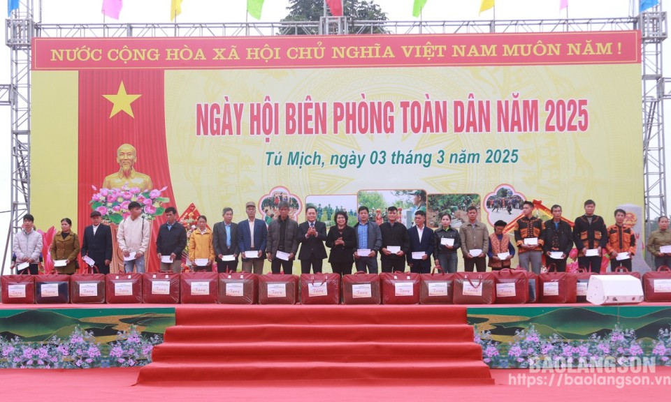 Lãnh đạo tỉnh và lãnh đạo Ủy ban Trung ương MTTQ Việt Nam dự Ngày hội Biên phòng toàn dân tại huyện Lộc