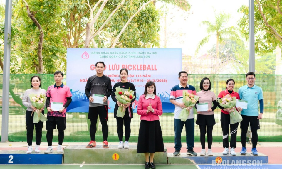 Chi nhánh Ngân hàng Chính sách xã hội tỉnh tổ chức giải Pickleball chào mừng ngày Quốc tế Phụ nữ 8/3