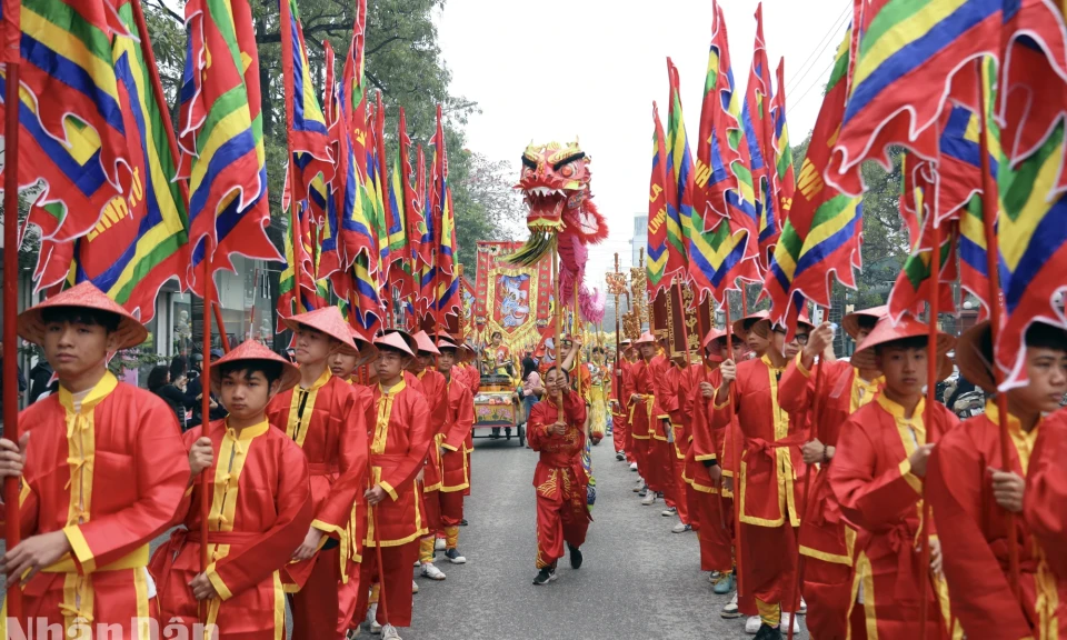 Hàng vạn du khách tham gia Lễ hội rước Mẫu tại Tuyên Quang