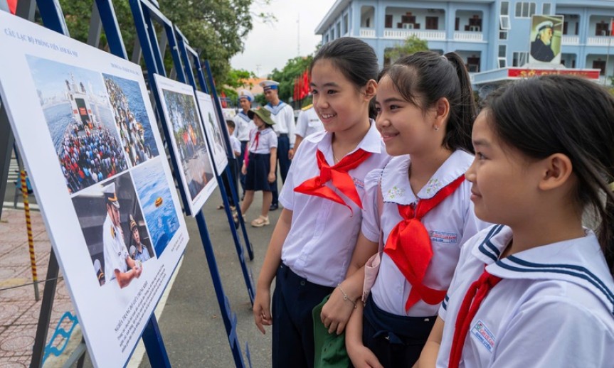 Lần đầu tiên công bố nhiều tài liệu về Hoàng Sa, Trường Sa trong Phông lưu trữ Quốc gia Việt Nam